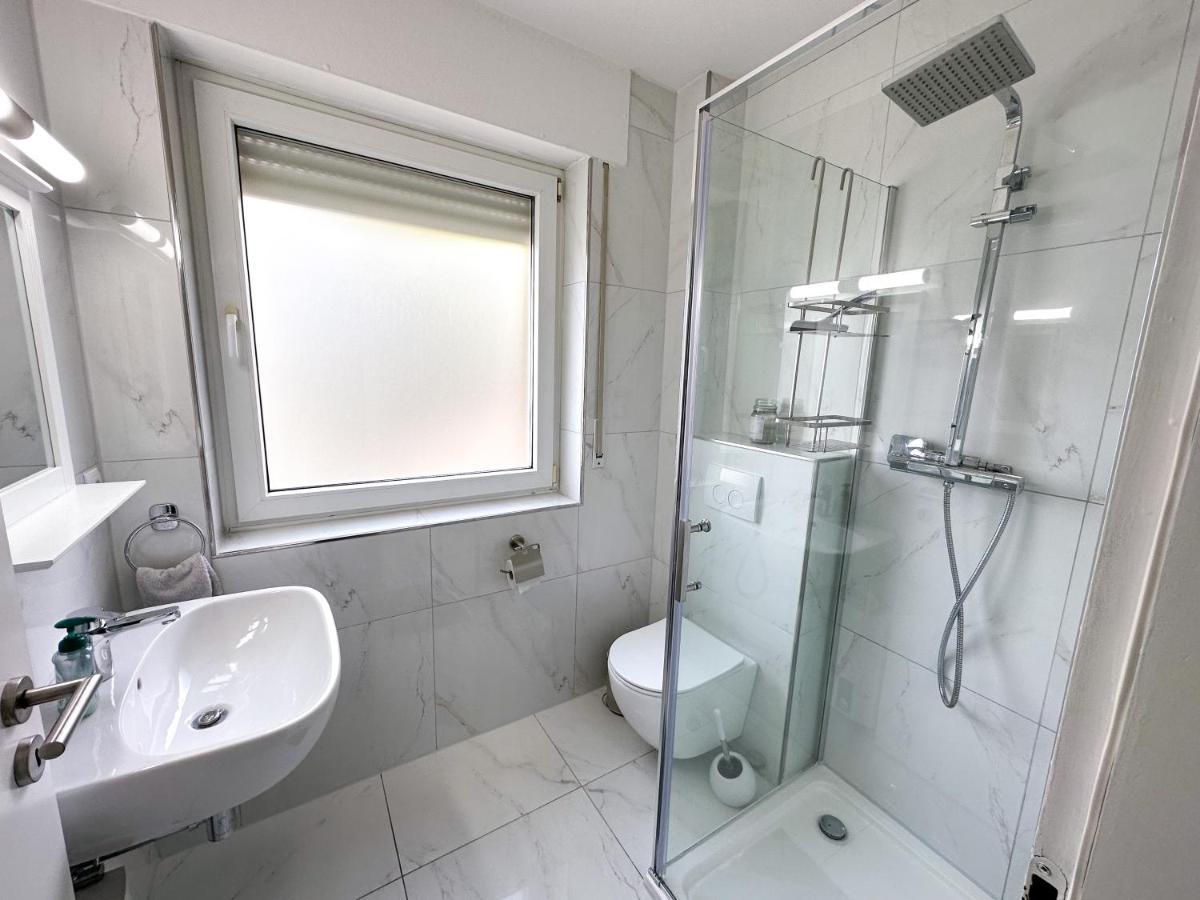 Stilvolles, Frisch Renoviertes 2zi Mit Kueche Und Balkon In Kliniknaehe Apartment *